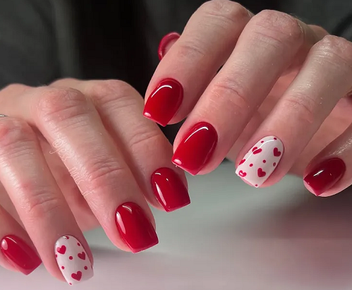 Desain manikur ini sangat tepat untuk momen Valentine. (Foto: Dok. Instagram/@jess_nails_it)