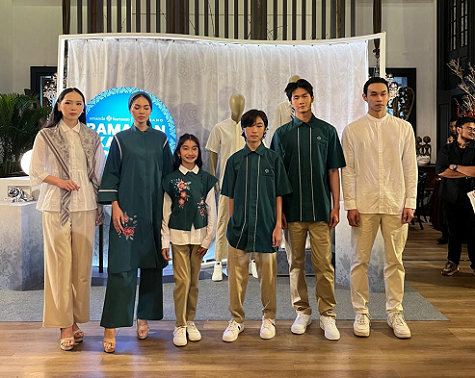 Keindahan Bunga Azalea dalam Koleksi Ramadan 2026 Giordano x Amanda Hartanto Batik