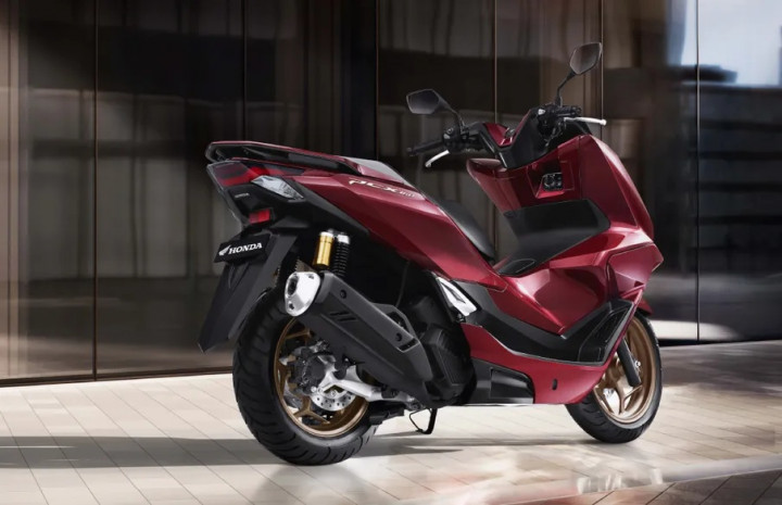 Cek Ukuran Ban Honda PCX 160, Beda Ukuran Depan & Belakang