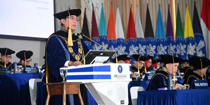 IPB Wisuda 800 Lulusan, Wamentan Sudaryono Jadi Salah Satu Wisudawan