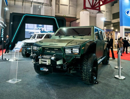 Pindad Maung MV1 dan MV2 Tampil Gagah di IIMS 2026