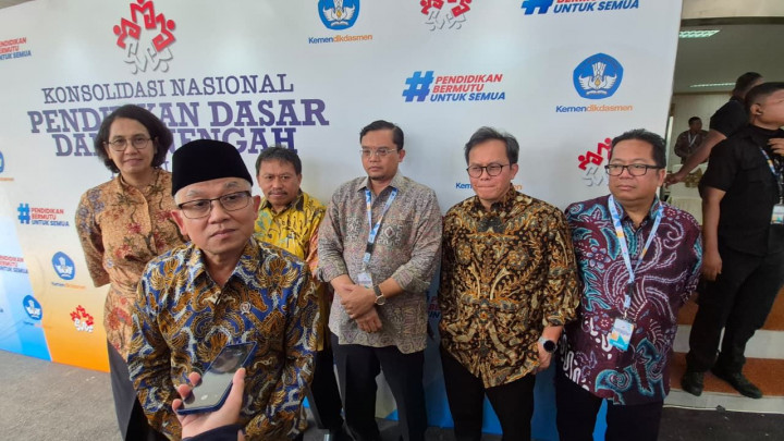 Respons Usulan Badan Guru, Wamendikdasmen: Tidak Perlu, Sudah Terlalu Banyak