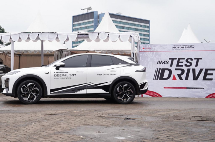 Cek Harga dan Spesifikasi Changan Deepal S07