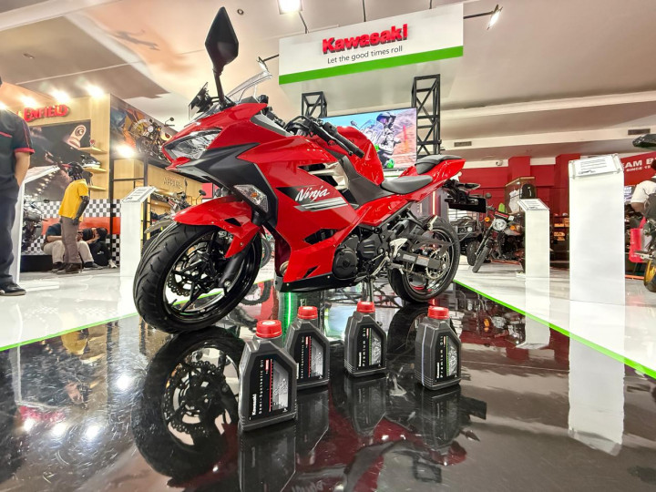 Kolaborasi Motul dan Kawasaki Hadir di IIMS 2026