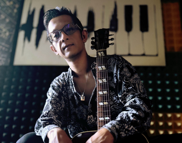 Kisah Penantian hingga Patah Hati di Album Debut HIMM