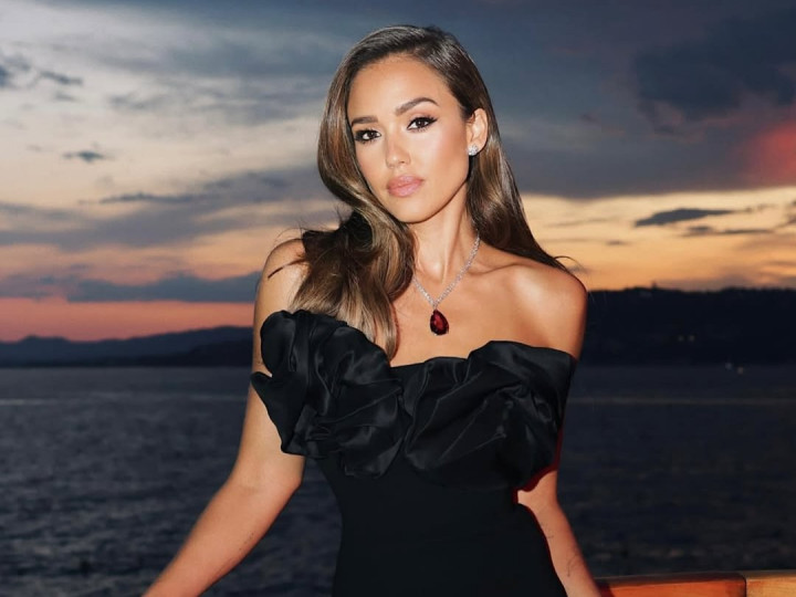 Jessica Alba Resmi Cerai, Bayar Mantan Suami Rp50,4 Miliar