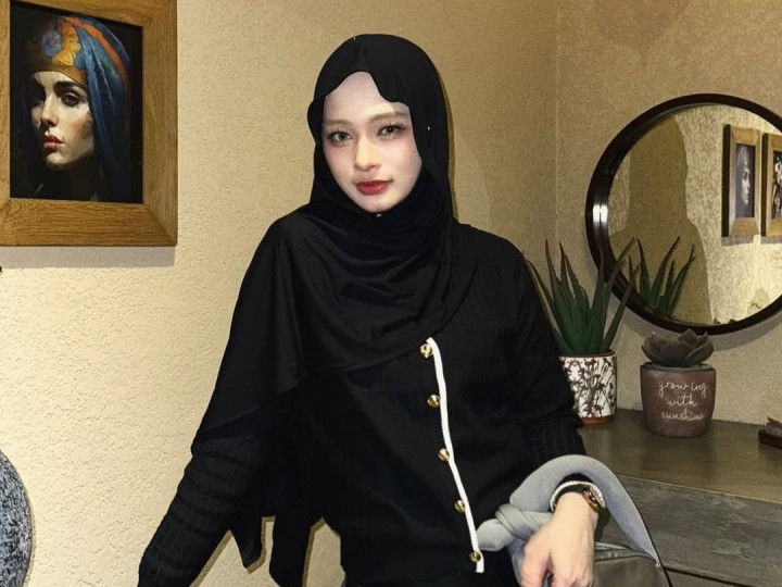 Inara Rusli Sentil Sosok ‘Artis Baru’, Diduga Sindir Wardatina Mawa