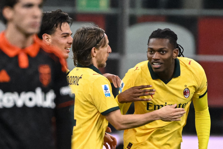 Hasil AC Milan vs Como 1-1: Gol Leao Selamatkan Rossoneri, Allegri Diusir Wasit