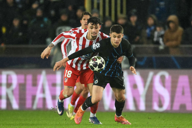 Suasana laga Club Brugge vs Atletico Madrid. (Foto: NICOLAS TUCAT / AFP)