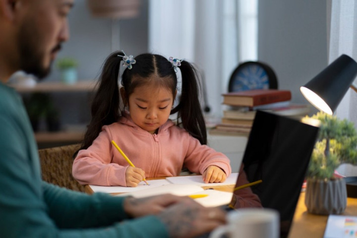 Anak Belajar dari Rumah Selama Ramadan, Ini 4 Hal yang Mesti Dilakukan Orang Tua