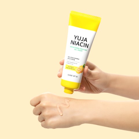 Dewy Skin Goals! Moisturizer Korea yang Bikin Wajah Kenyal-kenyal Gemas