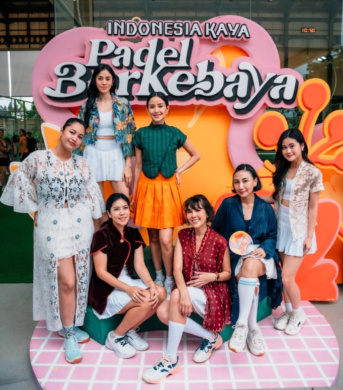 Main Padel Pakai Kebaya? Bisa Dong!