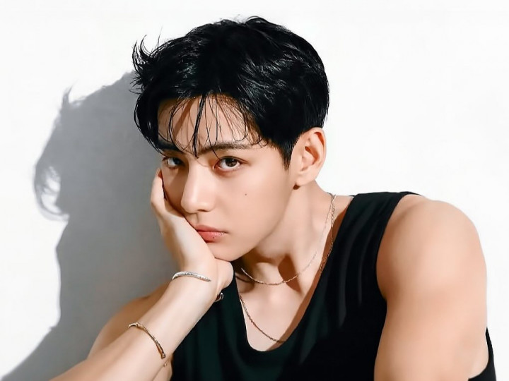 V BTS Buka Suara Soal Pesan Kemiripan ILLIT-NewJeans di Kasus Min Hee-jin