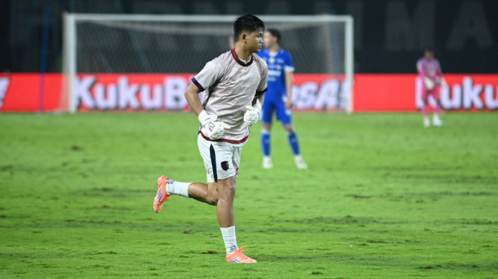 Hokky Caraka Mode Kiper Aktif! Meski Persita Kalah, Aksi 'Tukang Gedor' Jadi 'Tukang Tangkap' Ini Patut Diapresiasi