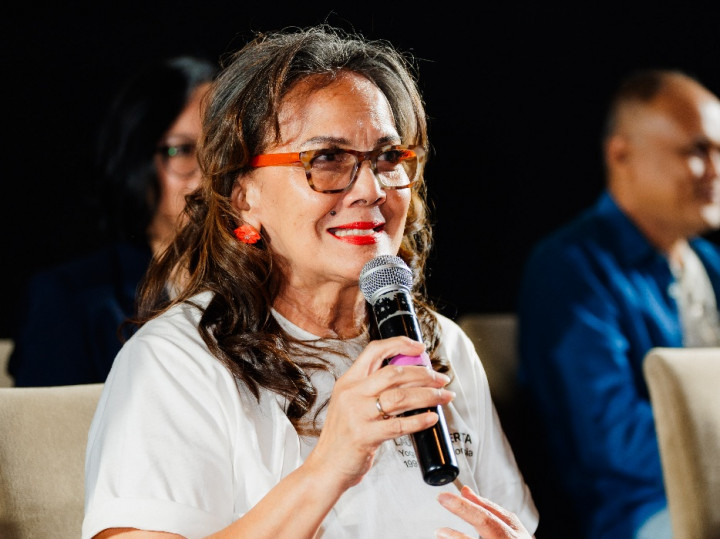 Tangis Christine Hakim Pecah Bahas Nasib Aktivis di Film Laut Bercerita