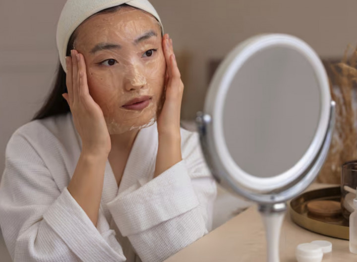 Tim Kulit Berminyak Merapat! Ini Skincare Biar Nggak Auto Kilap