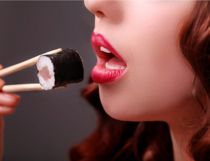 Lipstik Ringan Tahan Lama, Anti Transfer & Nyaman Seharian!