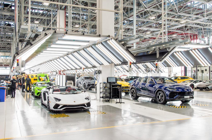 Lamborghini Batalkan Rencana Mobil Listrik Perdana, Fokus ke Hybrid