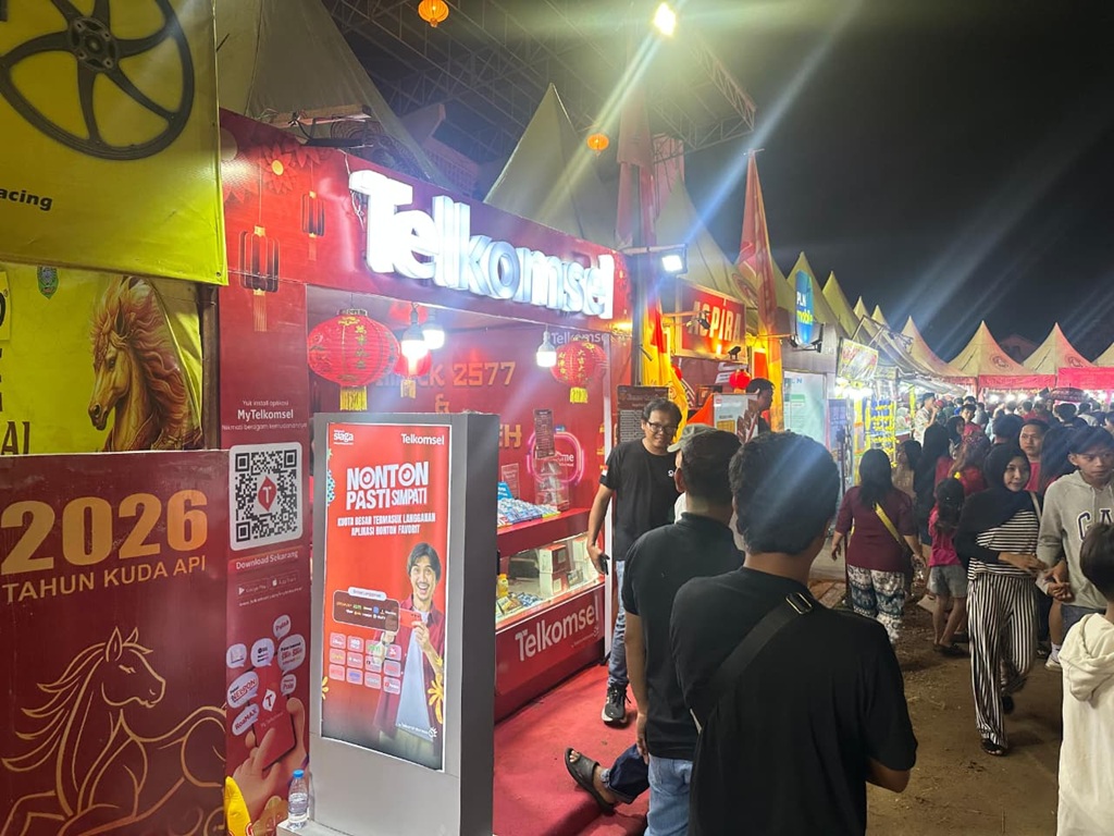 Telkomsel siapkan Hyper 5G di Singkawang dan Pontianak untuk Cap Go Meh 2026. Tambah BTS 5G, optimasi jaringan, dan hadirkan booth layanan.