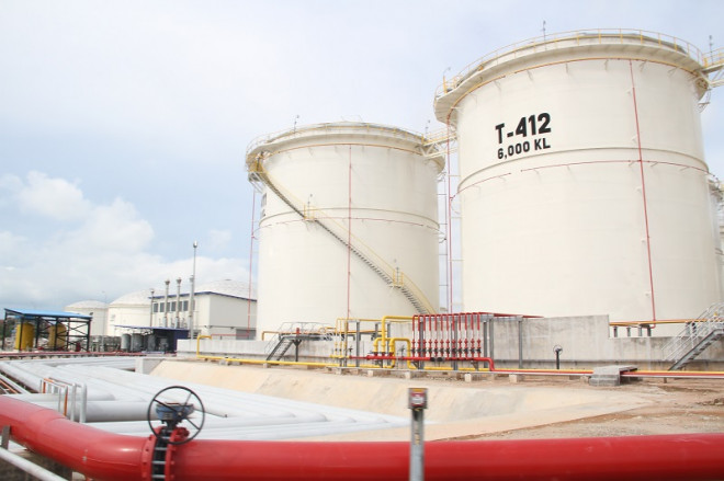 Tangki penyimpanan BBM. Kementerian ESDM