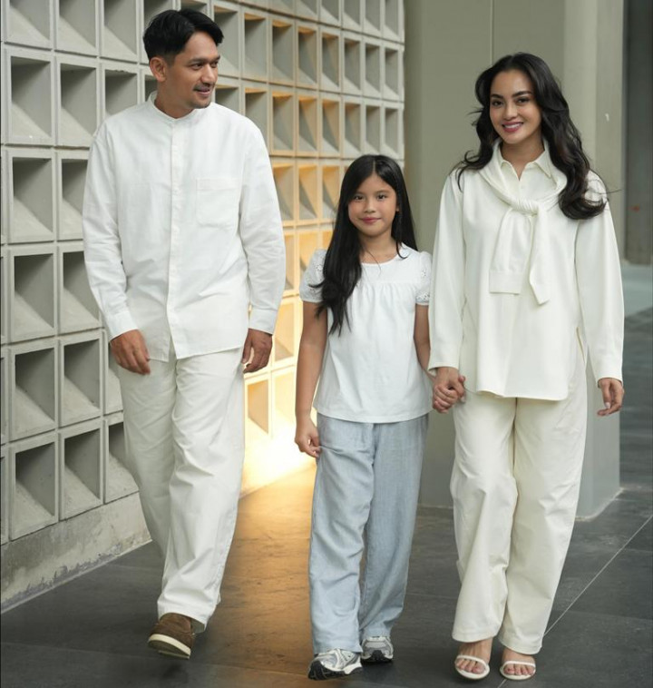 Inspirasi Gaya Lebaran Nyaman dari Koleksi LifeWear Uniqlo