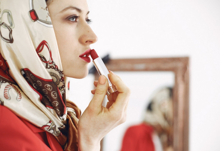 Tahan Banting dan Cetar! Ini 5 Lipstik Elegan Long Lasting yang Siap Dipakai saat Lebaran 2026