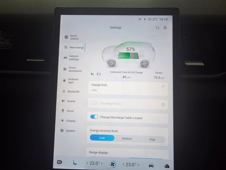 Gimana Cara Maksimalin Jarak Jaecoo J5 Lewat Ngecas Baterai?