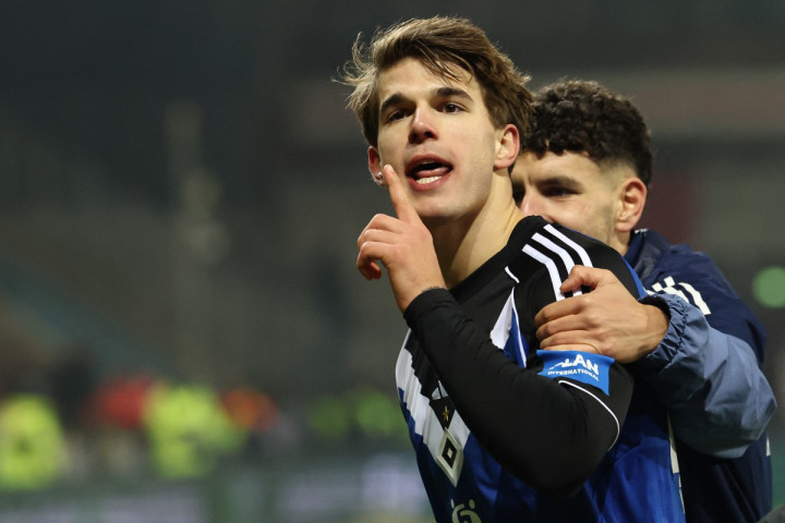 Ditaksir Barca, Bek Spurs Enggan Bicara