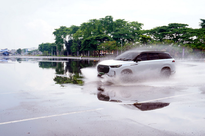 Memahami Perbedaan HEV dan PHEV, Serupa Tapi Tak Sama