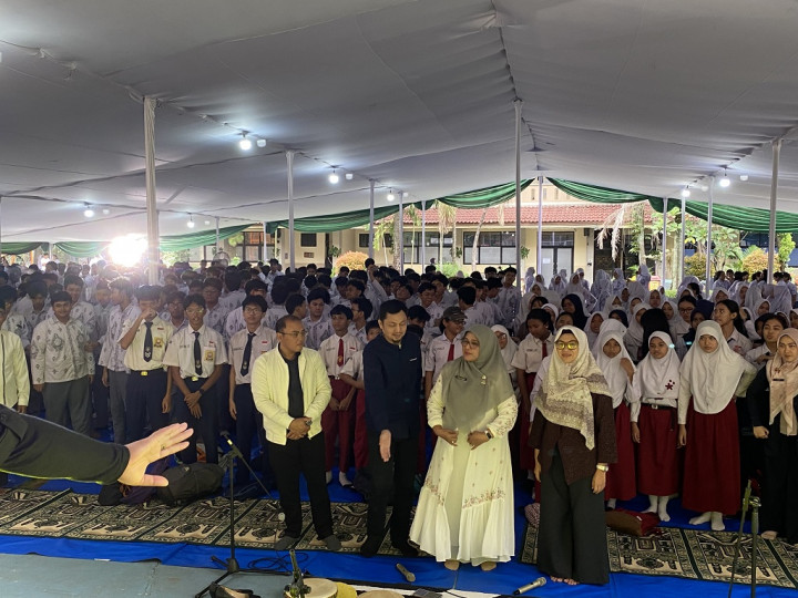 Kenangan Terakhir Siswa Kelas 12, SMAN 34 Jakarta Tutup Pesantren Ramadan Bersama Medcom Goes to School