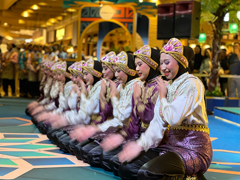 Semarak Ramadan 'Royal Raya': Kompetisi Ratoeh Jaroeh hingga Berbagi Takjil