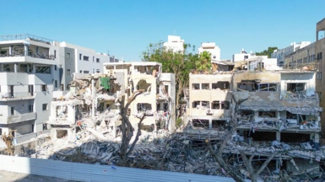 Bangunan di Irang yang hancur pasca serangan Israel. Foto: Anadolu