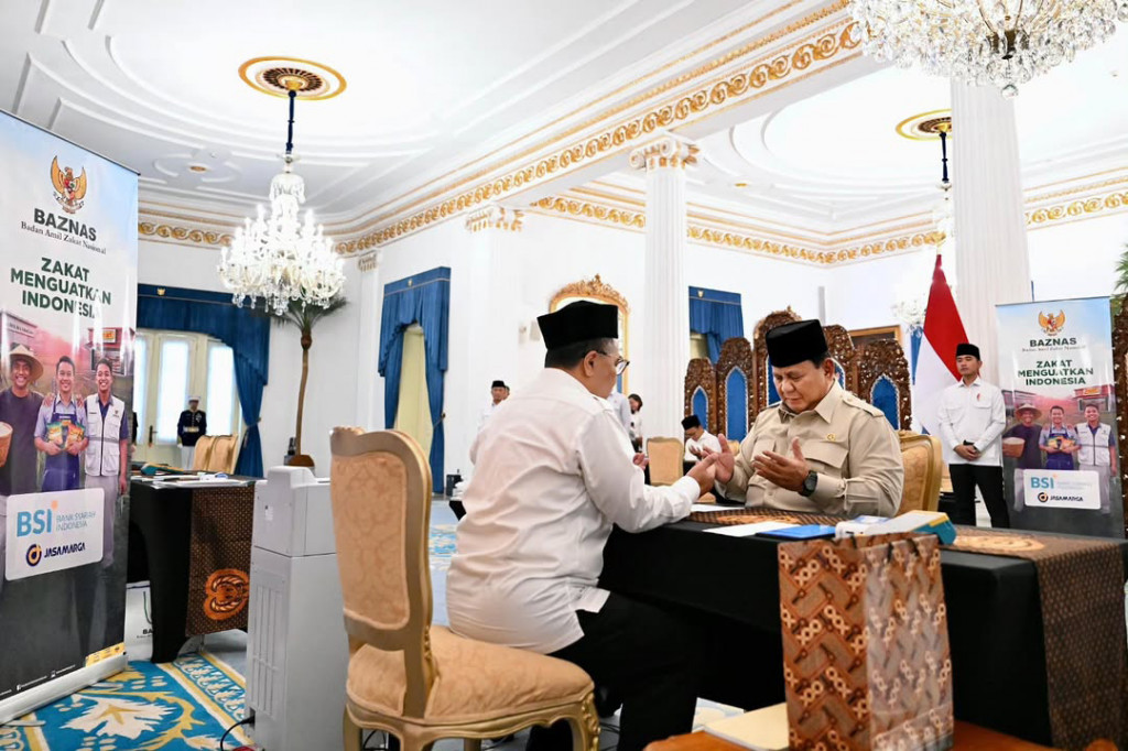 Momen Presiden Prabowo dan Kabinet Merah Putih Serahkan Zakat di Istana Negara