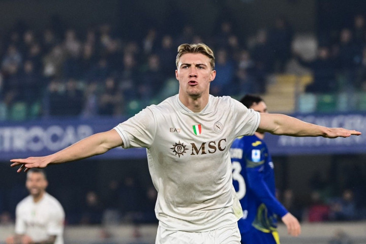 Fabrizio Romano Bocorkan Klausul Hojlund: Napoli Wajib Bayar Rp850 Miliar ke MU!