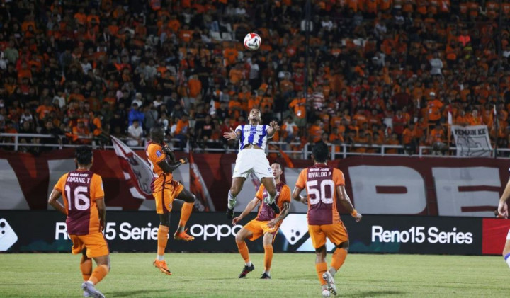 Drama VAR Gagalkan Kemenangan Persib di Markas Borneo FC, Skor Berakhir Imbang 1-1