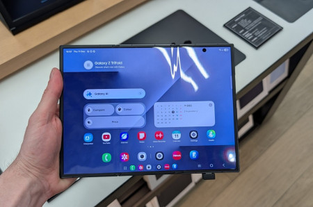 Samsung Siapkan Smartphone Foldable Lebih Lebar, Bisa Meluncur Tahun Ini