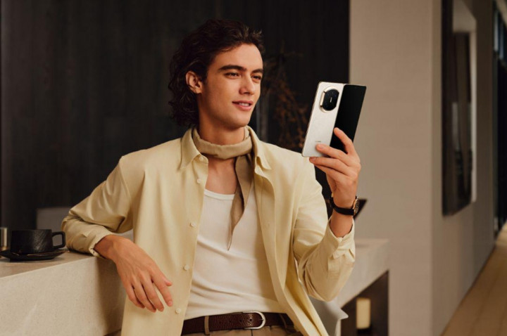 Momentum Lebaran, Huawei Rilis Foldable Flagship Ultra-Tipis Mate X7