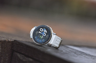 Amazfit Active 3 Premium, Smartwatch Lari GPS Presisi dan Layar
