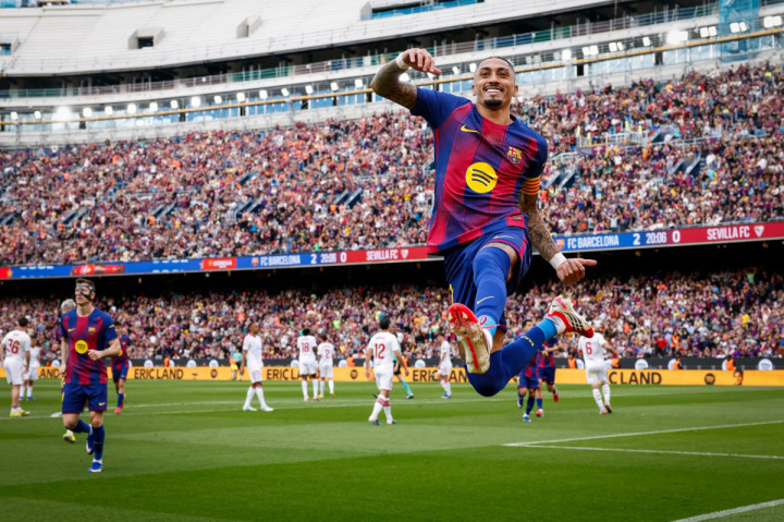 Raphinha Cetak Hattrick, Bawa Barca Bantai Sevilla 5-2