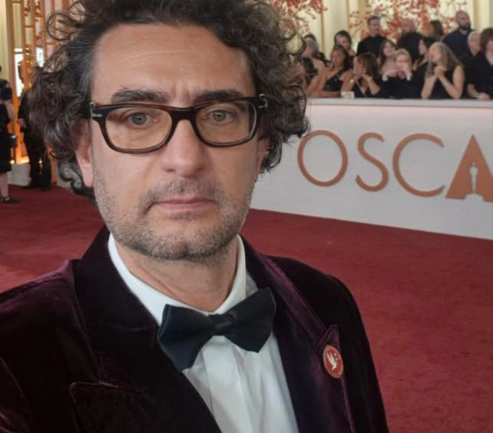 Aksi Protes Artis Hollywood Pakai Pin 'ICE OUT' di Piala Oscar 2026