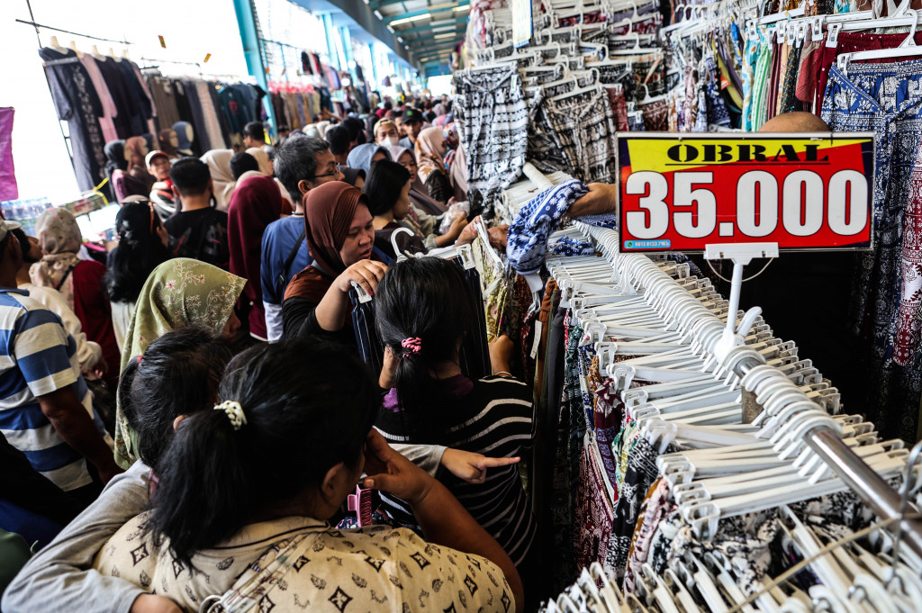 ​Sepekan Jelang Lebaran, Tanah Abang Diserbu Pembeli