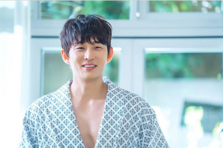 Aktor Go Joon Umumkan Pernikahan, Jawab Isu Calon Istri Hamil Duluan