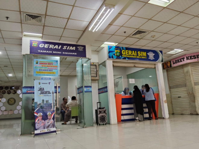 Gerai perpanjang SIM. Medcom.id/Ekawan Raharja