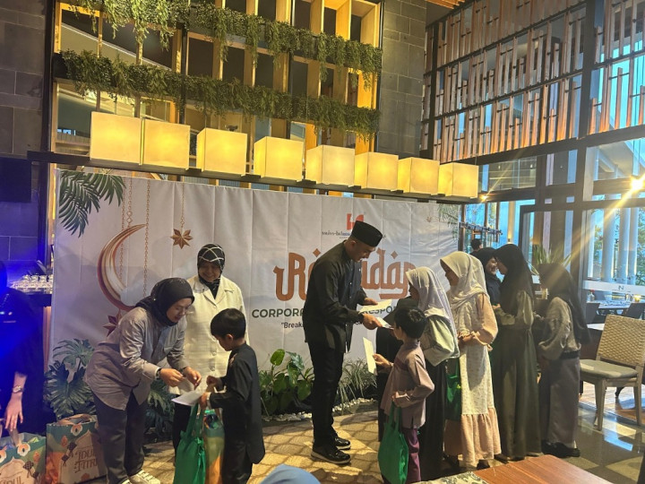 Buka Puasa Bareng Anak Panti, Swiss-Belresort Dago Heritage Bandung Tebar Kebaikan