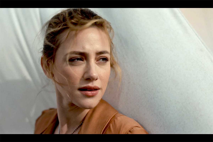 Bukan Sembarang Cameo! Pesona Lili Reinhart Tampil di MV BTS “Swim” Bikin Terpana