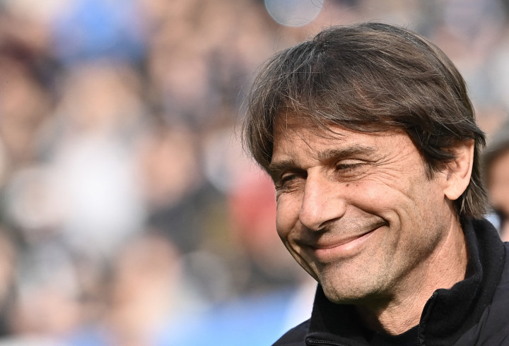 Conte Bangga Napoli Tetap Bersaing Meski Dilanda Krisis Besar