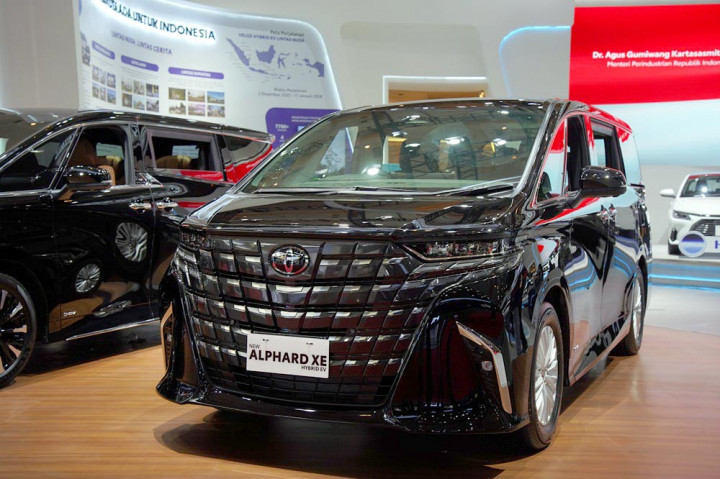 Cek Harga OTR Jakarta Toyota Alphard XE