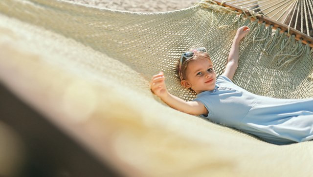 First Aid Sunburn Si Kecil Saat Lagi Libur Lebaran 2026: Jangan Lakukan Ini Moms!