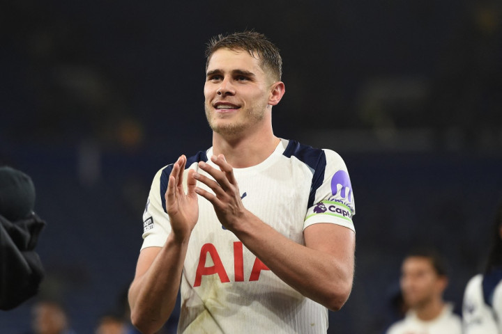 Van De Ven Disarankan Tinggalkan Spurs dan Gabung Chelsea