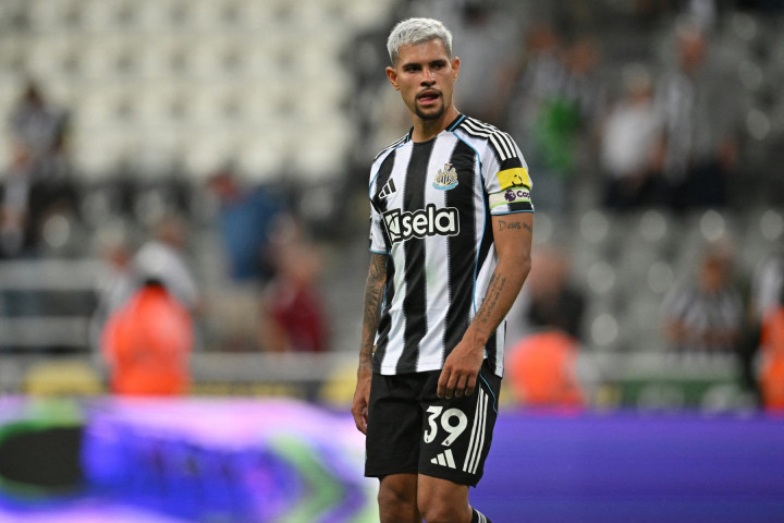 Howe Kesal Bruno Guimaraes Dirumorkan ke MU